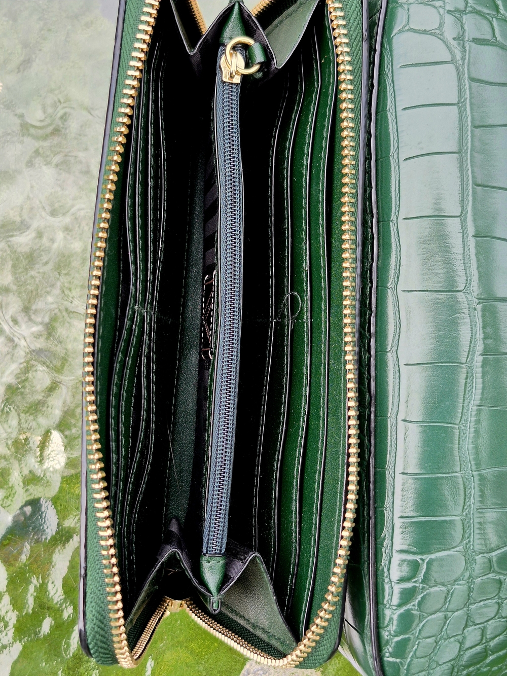 Victoria's Secret Dark Green Croc-Embossed Shoulder Bag & Wallet Set - Picture 8 of 8